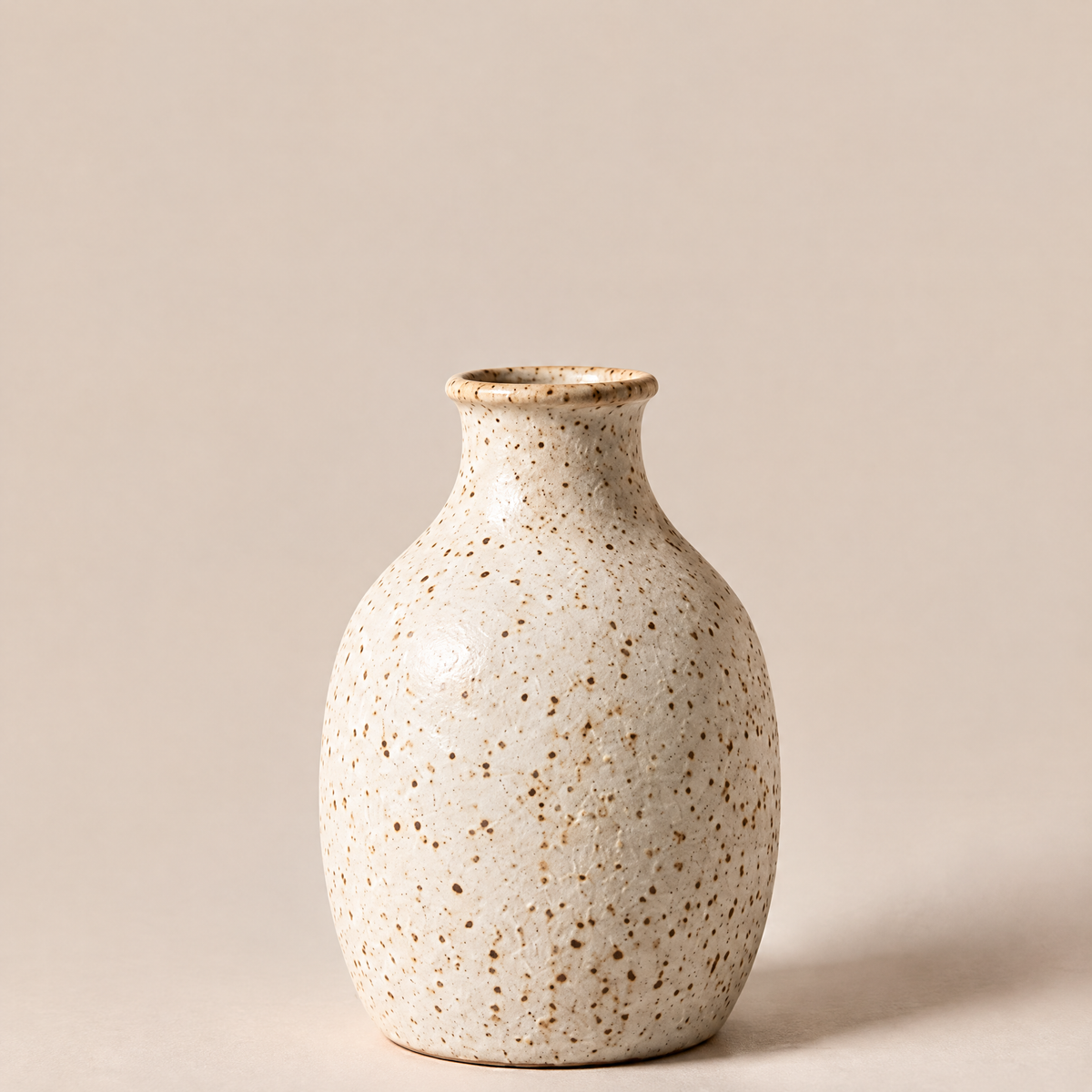 Gavqori™ Rounded Speckled Stoneware Vase